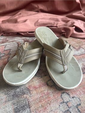 Clarks Collection Brinkley Jazz Flip Flops Greystone Women’s 9M
